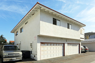 7172 Heil Ave in Huntington Beach, CA - Building Photo - Building Photo