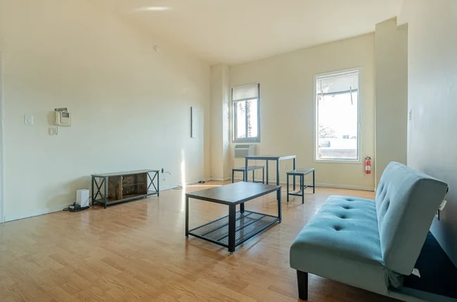 1517 N 15th St, Unit 3F-Room for rent