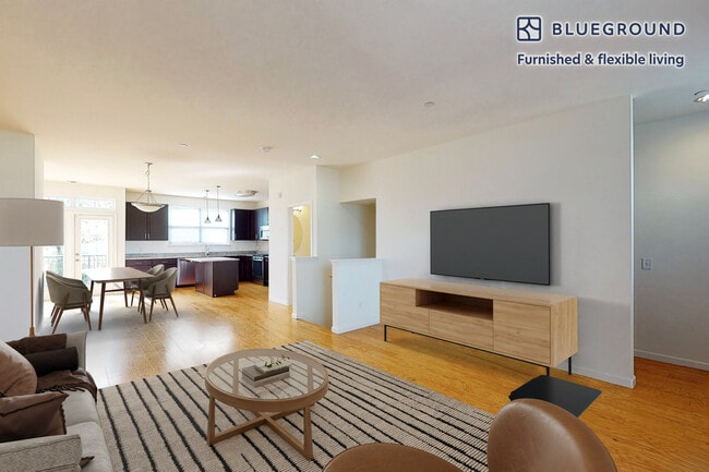 998 Stewart Ave in Garden City, NY - Building Photo - Building Photo