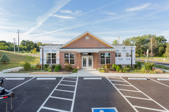 Arlington Ridge Townhomes in Akron, OH - Building Photo - Building Photo