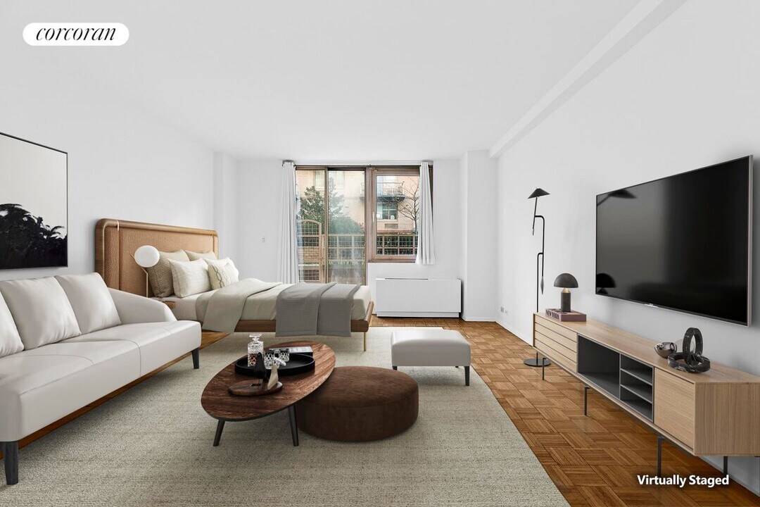 350 W 50th St in New York, NY - Building Photo