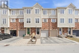 90 Edenvale Dr in Ottawa, ON - Building Photo