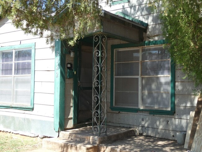 property at 2122 N 6th St