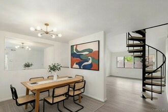 71 Fox Run in South Salem, NY - Building Photo - Building Photo