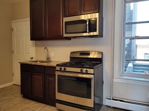 233 Fowler Ave, Unit #1E in Jersey City, NJ - Building Photo - Building Photo