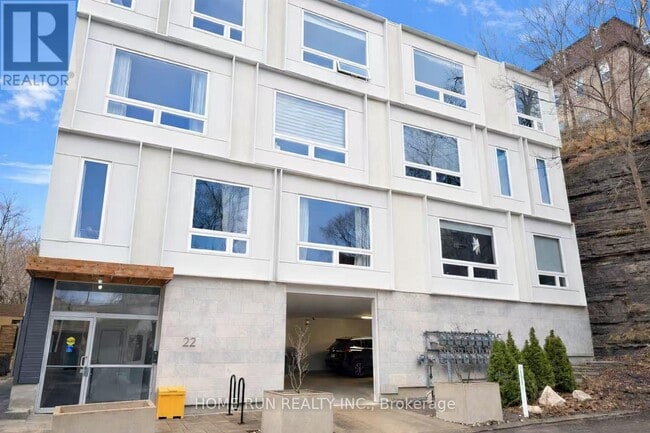 22 Perkins St in Ottawa, ON - Building Photo - Building Photo