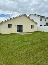 3242 W Lotze Loop in Coeur d'Alene, ID - Foto de edificio - Building Photo