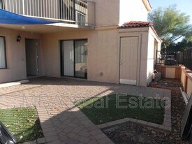 15650 N 19th Ave in Phoenix, AZ - Building Photo