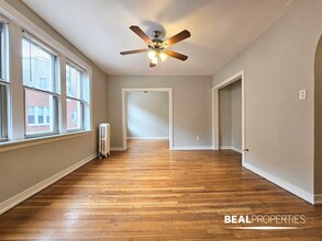 540 W Surf St in Chicago, IL - Building Photo - Building Photo