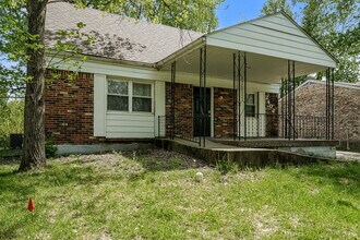 2402 Parliament Ct in Louisville, KY - Building Photo - Building Photo