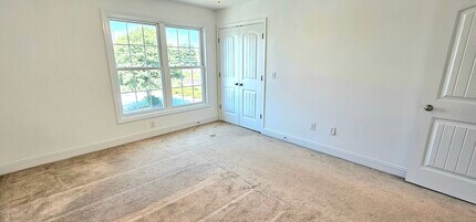 83 Buckingham Ave in Milford, CT - Building Photo - Building Photo