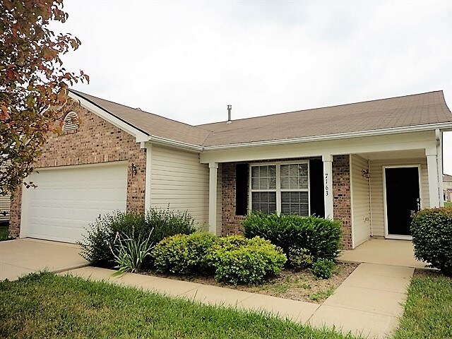7163 N Lyndhurst Xing in McCordsville, IN - Building Photo
