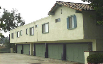 8171 Vincetta Dr in La Mesa, CA - Building Photo - Building Photo