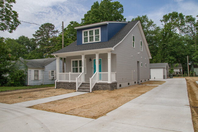 330 Atlantic Ave in Hampton, VA - Foto de edificio - Building Photo