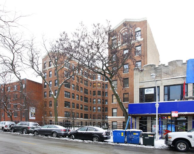 725 W Sheridan Rd in Chicago, IL - Foto de edificio - Building Photo