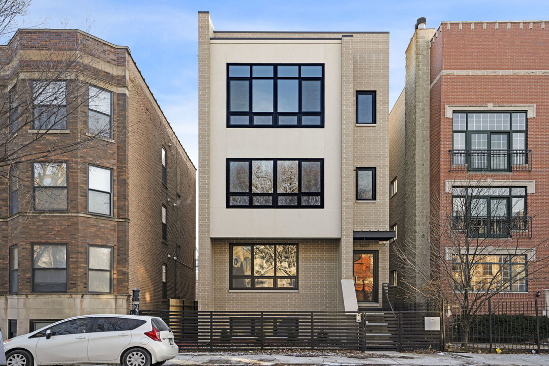 1627 W Warren Blvd in Chicago, IL - Building Photo