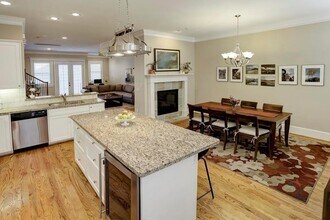 916 Lawrence St in Houston, TX - Building Photo - Building Photo