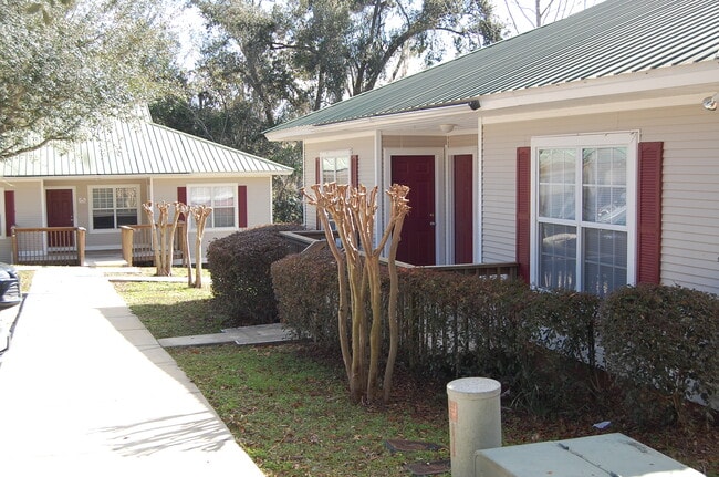 385 Rent in Tallahassee, FL - Building Photo - Building Photo