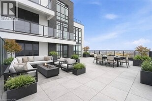 461 Green Rd in Stoney Creek, ON - Building Photo