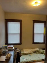 61 Frederick Ave, Unit 2 in Medford, MA - Foto de edificio - Building Photo