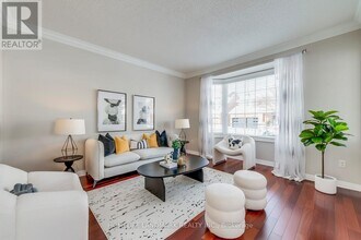 2196 Highcliffe Way in Oakville, ON - Building Photo - Building Photo