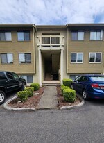 1760 W Sunn Fjord Ln in Bremerton, WA - Building Photo