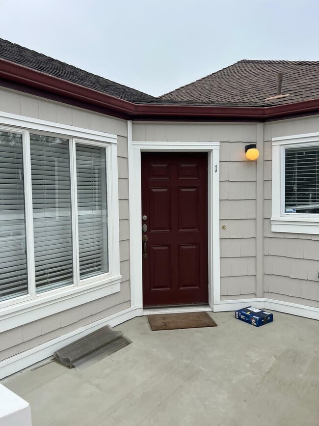 425 Mountain View Dr in Daly City, CA - Building Photo - Building Photo