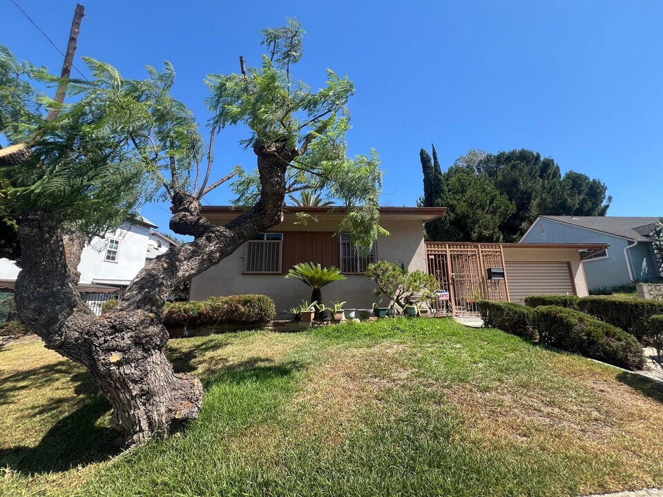 662 Kempton Ave in Monterey Park, CA - Building Photo