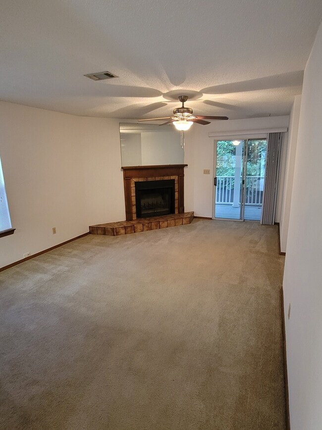 1500 E Johnson Ave, Unit 205 in Pensacola, FL - Building Photo - Building Photo