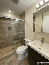 1028a Commonwealth Ave, Unit 304 in Boston, MA - Foto de edificio - Building Photo