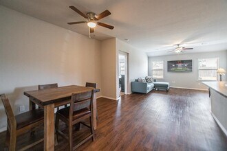 14063 Lake Cres Dr in Conroe, TX - Building Photo - Building Photo