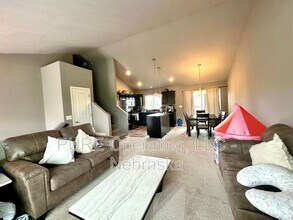 7605 N 92nd Ave in Omaha, NE - Building Photo - Building Photo