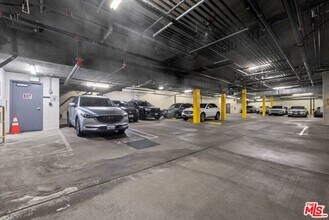 1215 S Bedford St in Los Angeles, CA - Building Photo - Building Photo