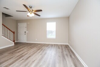 224 Mary Joe Martin Dr in La Vergne, TN - Building Photo - Building Photo