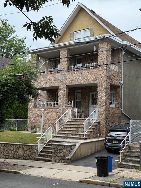 property at 77 Washington Pl