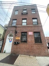 10519 37th Ave, Unit 3f in Corona, NY - Foto de edificio - Building Photo