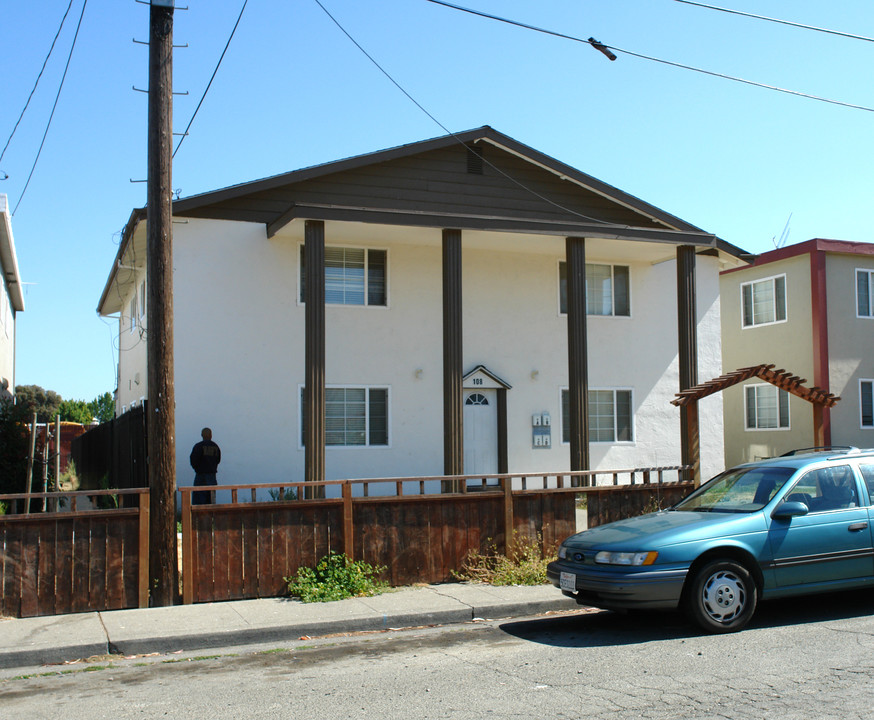 108 Michigan St in Vallejo, CA - Building Photo