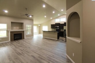 3919 Peppertree Court in Pasco, WA - Foto de edificio - Building Photo