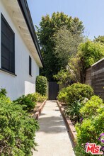 12800 Stanwood Dr in Los Angeles, CA - Building Photo - Building Photo