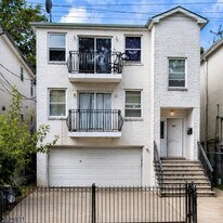 807 S 14th St in Newark, NJ - Building Photo