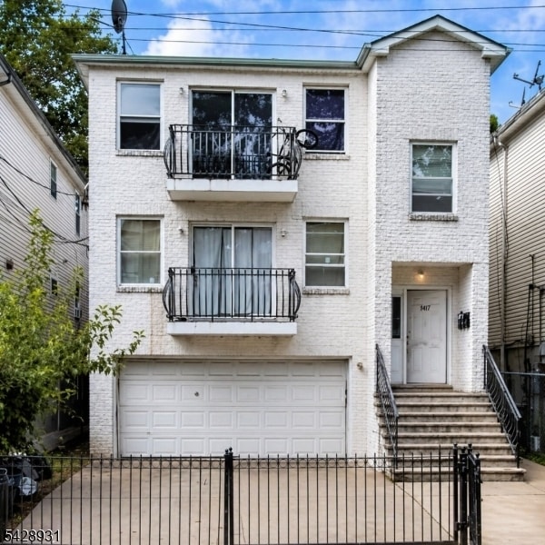 property at 807 S 14th St