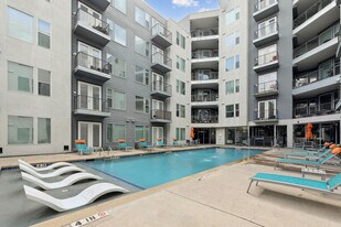 Gibson Flats in Austin, TX - Building Photo