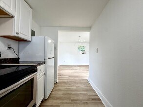 1060 NW 116th St in Miami, FL - Building Photo - Building Photo