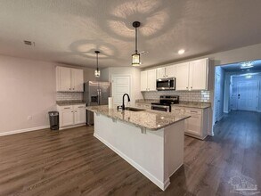 6352 Burrow Ln in Bellview, FL - Building Photo - Building Photo