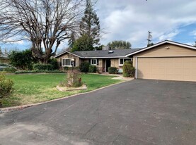 454 W Twain Ave in Fresno, CA - Building Photo