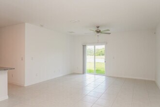 2037 Skybrooke Blvd in Lutz, FL - Building Photo - Building Photo