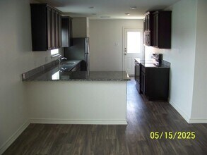 108 Sunnymeade Ln in Jarrell, TX - Building Photo - Building Photo