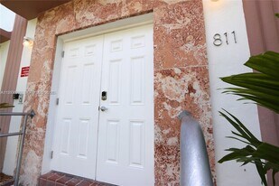 811 Jefferson Ave in Miami Beach, FL - Building Photo