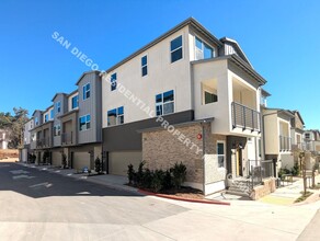 12040 Riley Ln in San Diego, CA - Building Photo - Building Photo