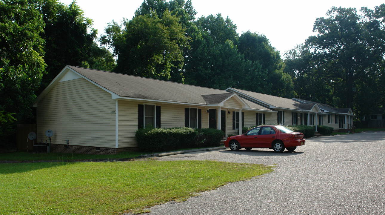 1000-1002 Cain Rd in Fayetteville, NC - Building Photo